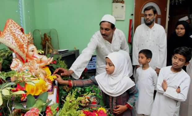 ganesh chaturthi, hindu muslim, communal harmony, brotherhood, positive stories, change in India. secular, love, peace